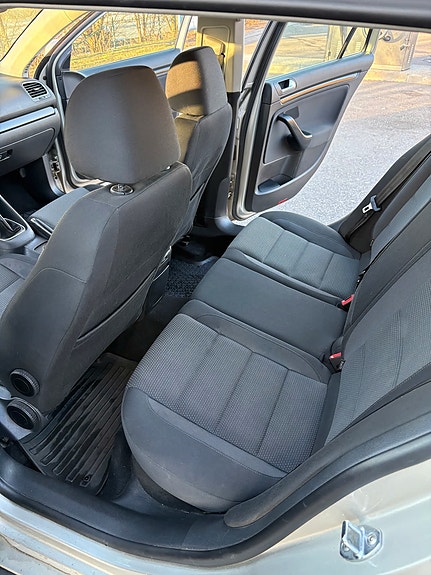 Volkswagen Golf VI 15 of 22