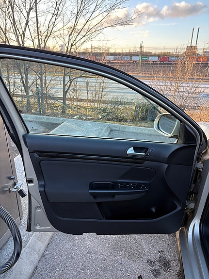 Volkswagen Golf VI 13 of 22