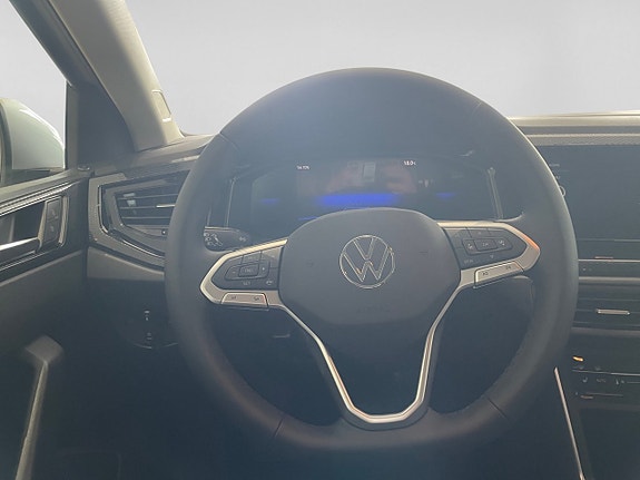 Volkswagen Polo 12 of 16