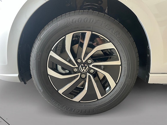 Volkswagen Polo 14 of 16