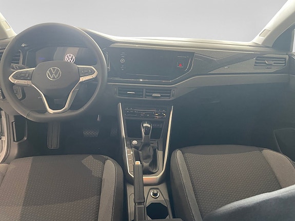 Volkswagen Polo 10 of 16