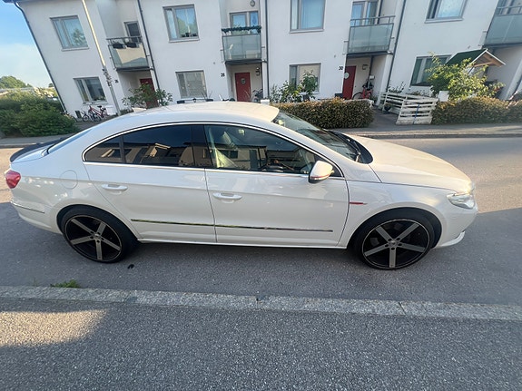 Volkswagen Passat CC 3 of 12