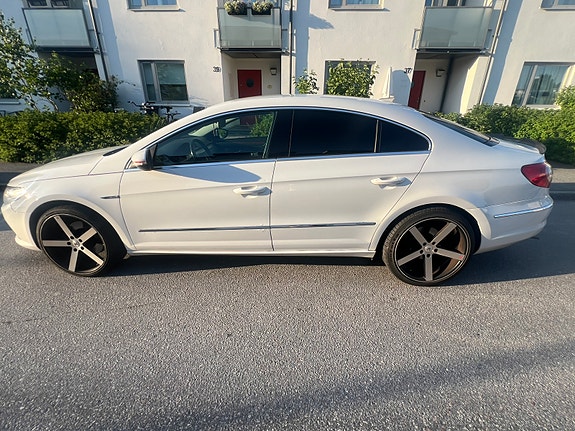 Volkswagen Passat CC 7 of 12