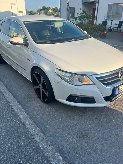 Volkswagen Passat CC 2 of 12