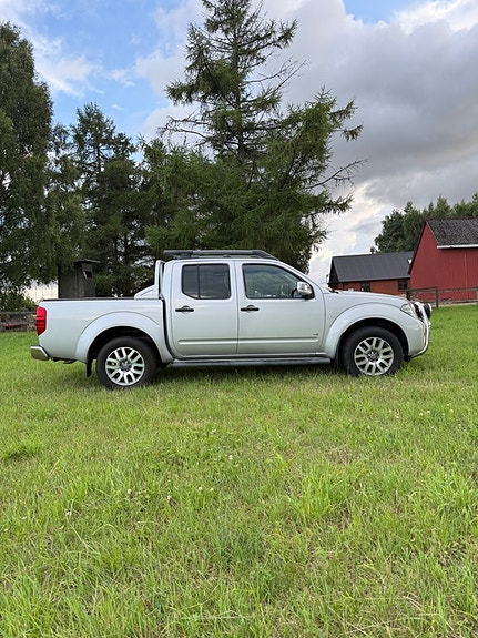 Nissan Navara 2 of 5
