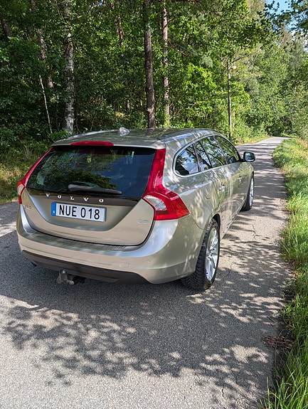 Volvo V60 4 of 5