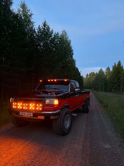 Ford F-250 3 of 5