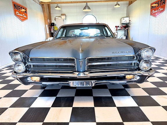 Pontiac Catalina 4 of 5