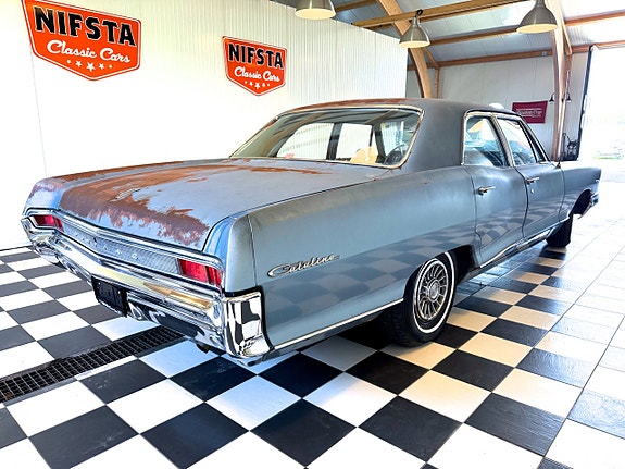Pontiac Catalina 7 of 30