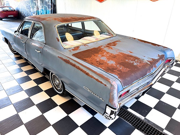 Pontiac Catalina 12 of 30