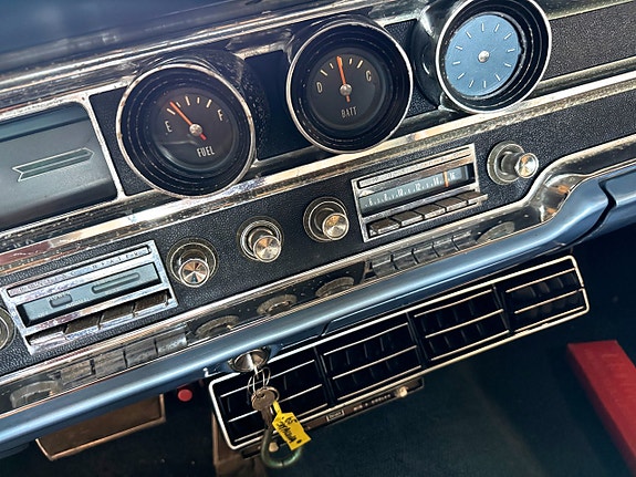 Pontiac Catalina 23 of 30