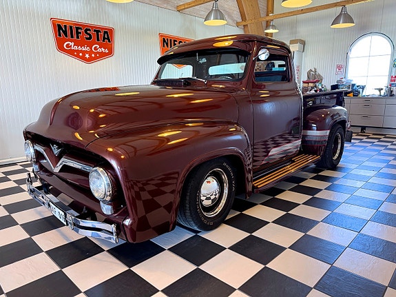 Ford F-100 2 of 5