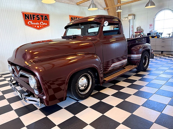 Ford F-100 3 of 5