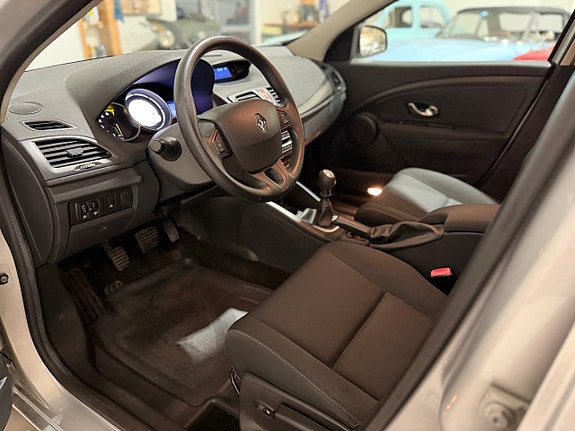 Renault Megane 12 of 22