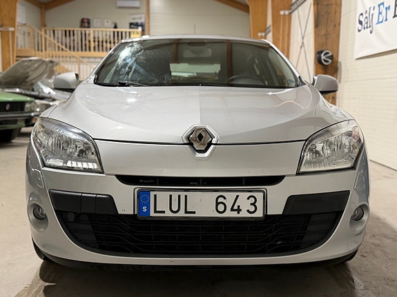 Renault Megane 3 of 5