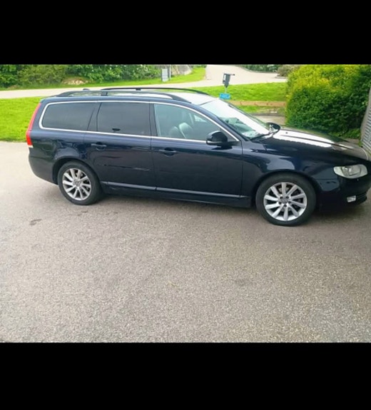 Volvo V70 2 of 2