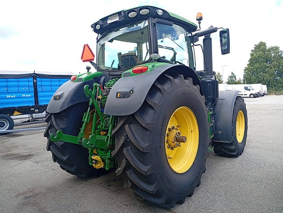 John Deere 6215R 4 of 5
