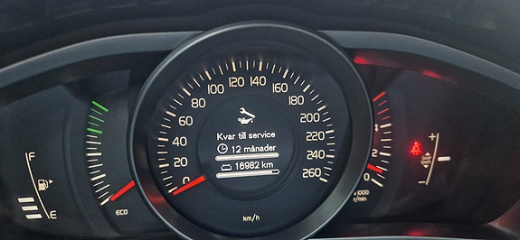 Volvo V40 10 of 11