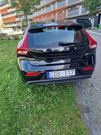 Volvo V40 2 of 5