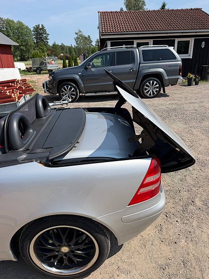Mercedes-Benz SLK200 4 of 5