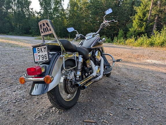 Kawasaki Vulcan 1500 fi Classic 4 of 5