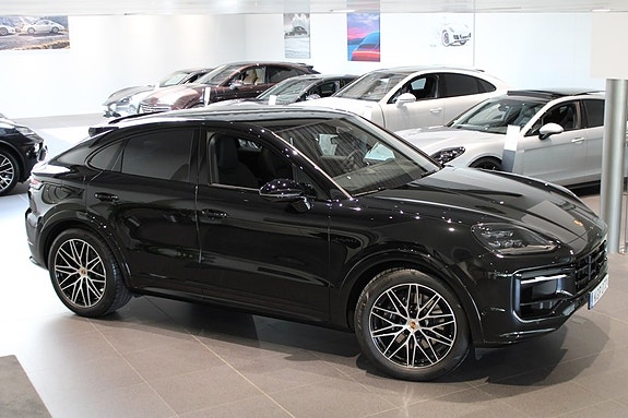 Porsche Cayenne 9 of 21