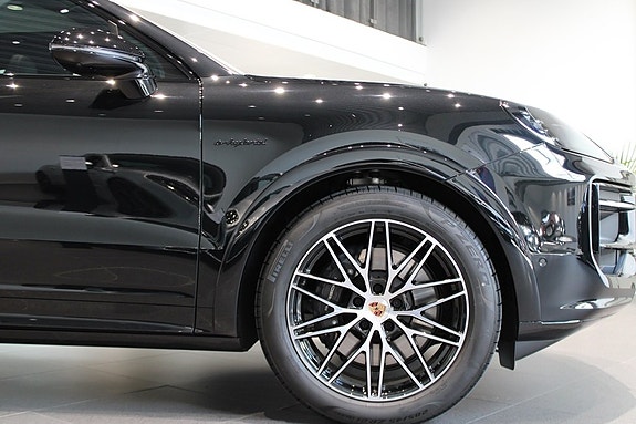 Porsche Cayenne 11 of 21
