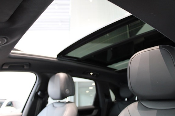 Porsche Cayenne 16 of 18