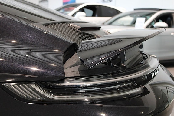 Porsche 911 GT3 11 of 19