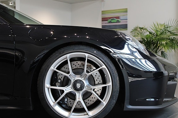 Porsche 911 GT3 9 of 19