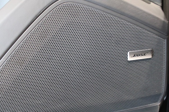 Porsche Cayenne 14 of 19