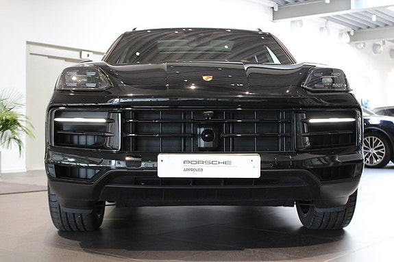 Porsche Cayenne 6 of 19