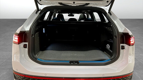 Volkswagen Passat 13 of 25