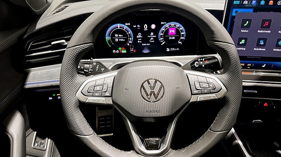 Volkswagen Passat 22 of 25