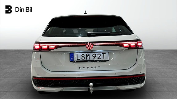 Volkswagen Passat 5 of 25
