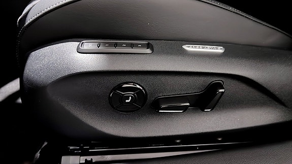 Volkswagen Passat 18 of 25