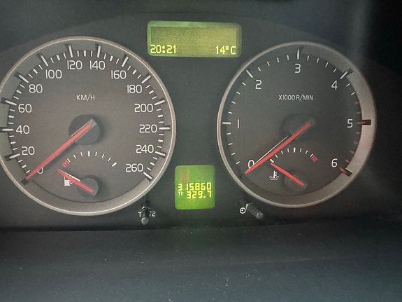 Volvo V50 4 of 5