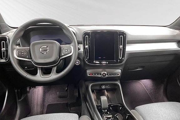 Volvo XC40 9 of 15