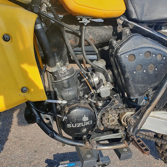 Suzuki 125 cc 3 of 6