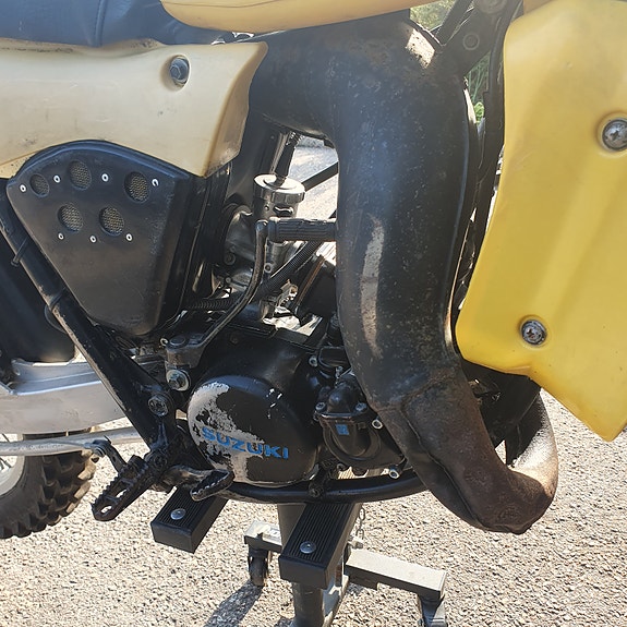 Suzuki 125 cc 5 of 6