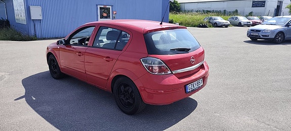 Opel Astra 3 of 5
