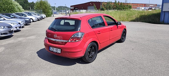 Opel Astra 4 of 5