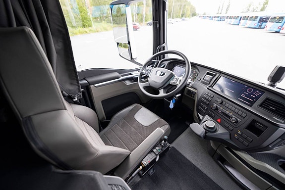 MAN TGS 35.520 8x4-4 BL kranväxlare för omgående leverans 4 of 7