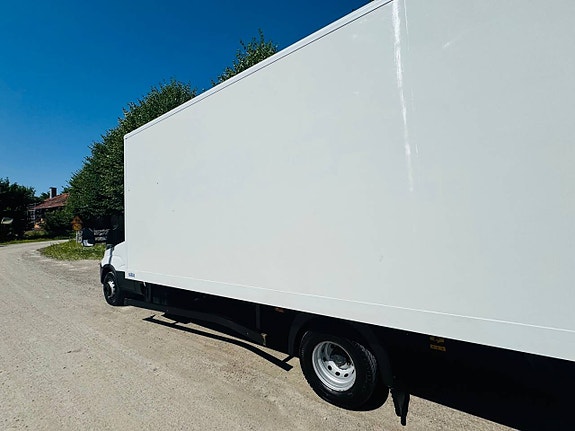 Iveco Daily 70C18 Automat Långt Skåp Bakgavellyft 6 of 12