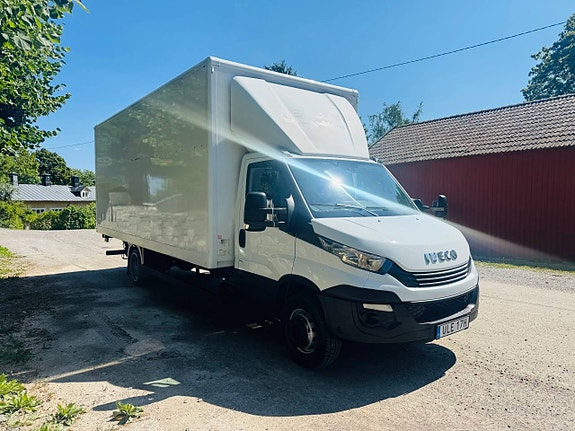 Iveco Daily 70C18 Automat Långt Skåp Bakgavellyft 2 of 12
