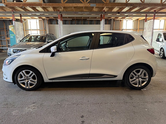 Renault Clio 15 of 18