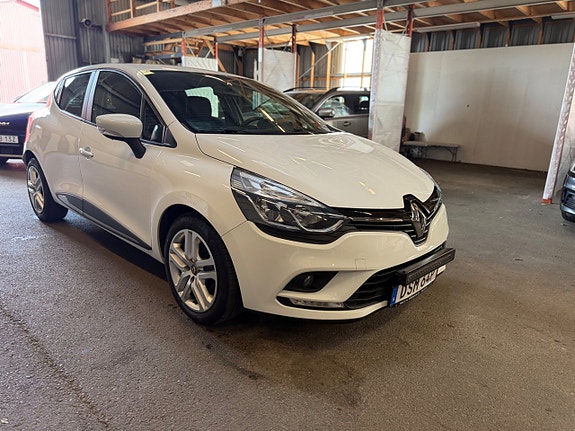 Renault Clio 14 of 18