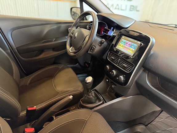 Renault Clio 9 of 18