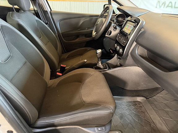 Renault Clio 10 of 18