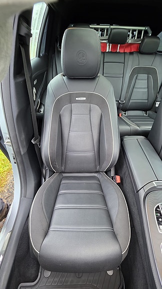 Mercedes-Benz E63 4 of 5